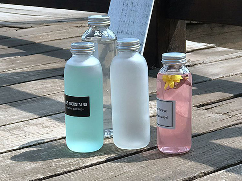 Glass Drinking Bottles with Lids