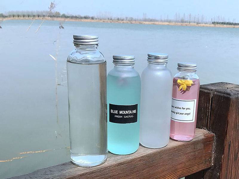 Glass Drinking Bottles with Lids